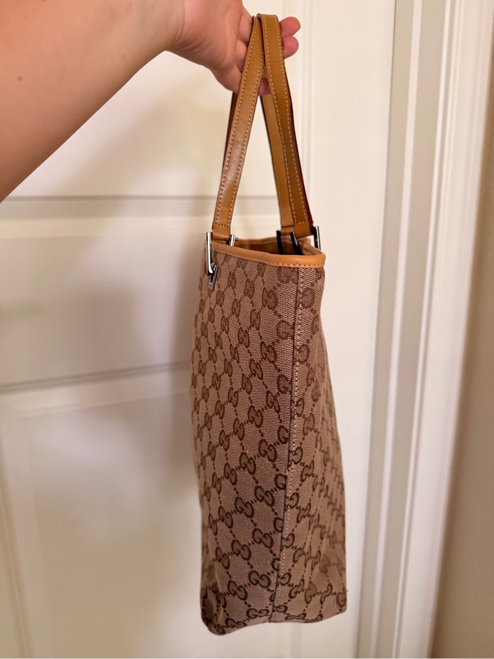 Gucci Brown Beige GG Canvas Tote with Tan Trim - Picture 2 of 10